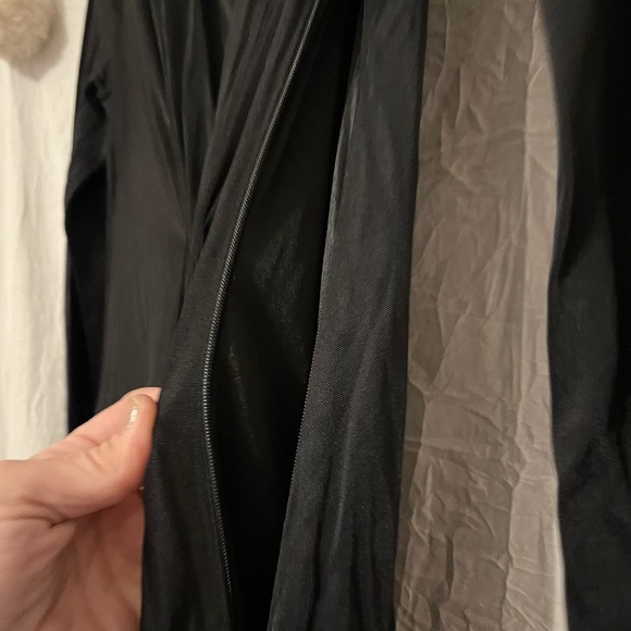 Laundry by Design Long Sleeve Floor Length Black Gown 🌵2 - Picture 4 of 15